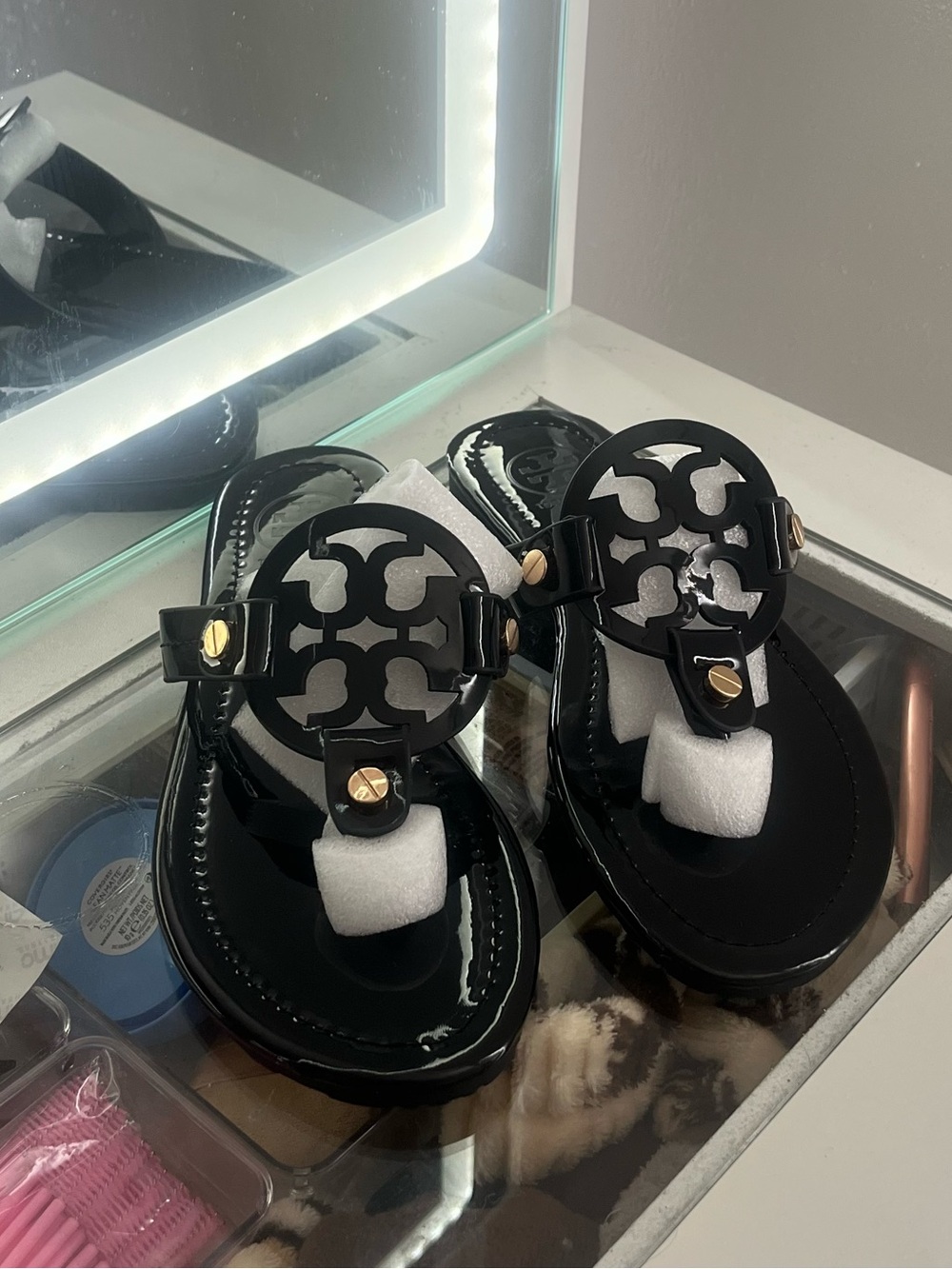 Tory Burch Black Patent Logo Thong Sandals - Kids